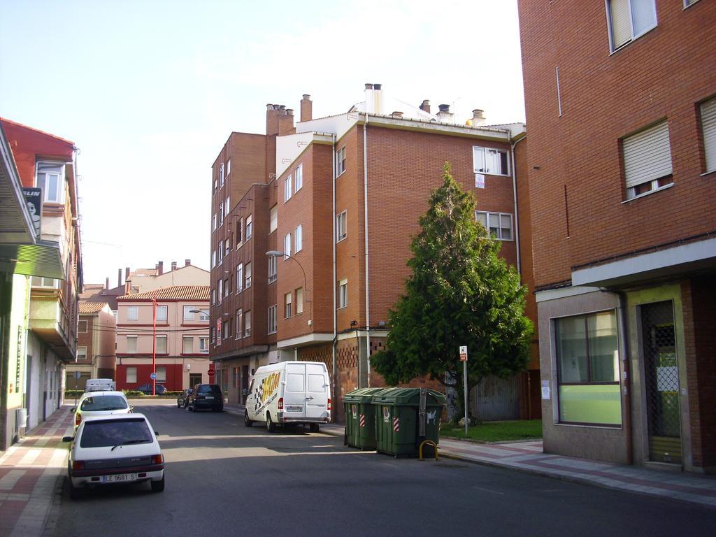 Www Apartamentovaldivia Es Parking Incluido レオン エクステリア 写真